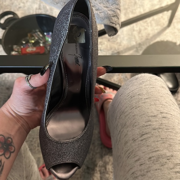 Jacqueline Ferrar glittery silver size 9 - Picture 6 of 6